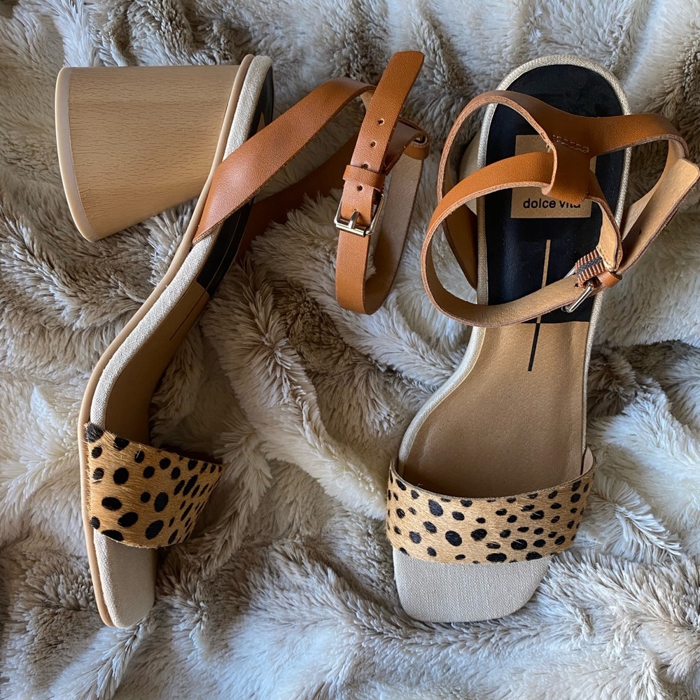 NWOT Dolce Vita Sandals